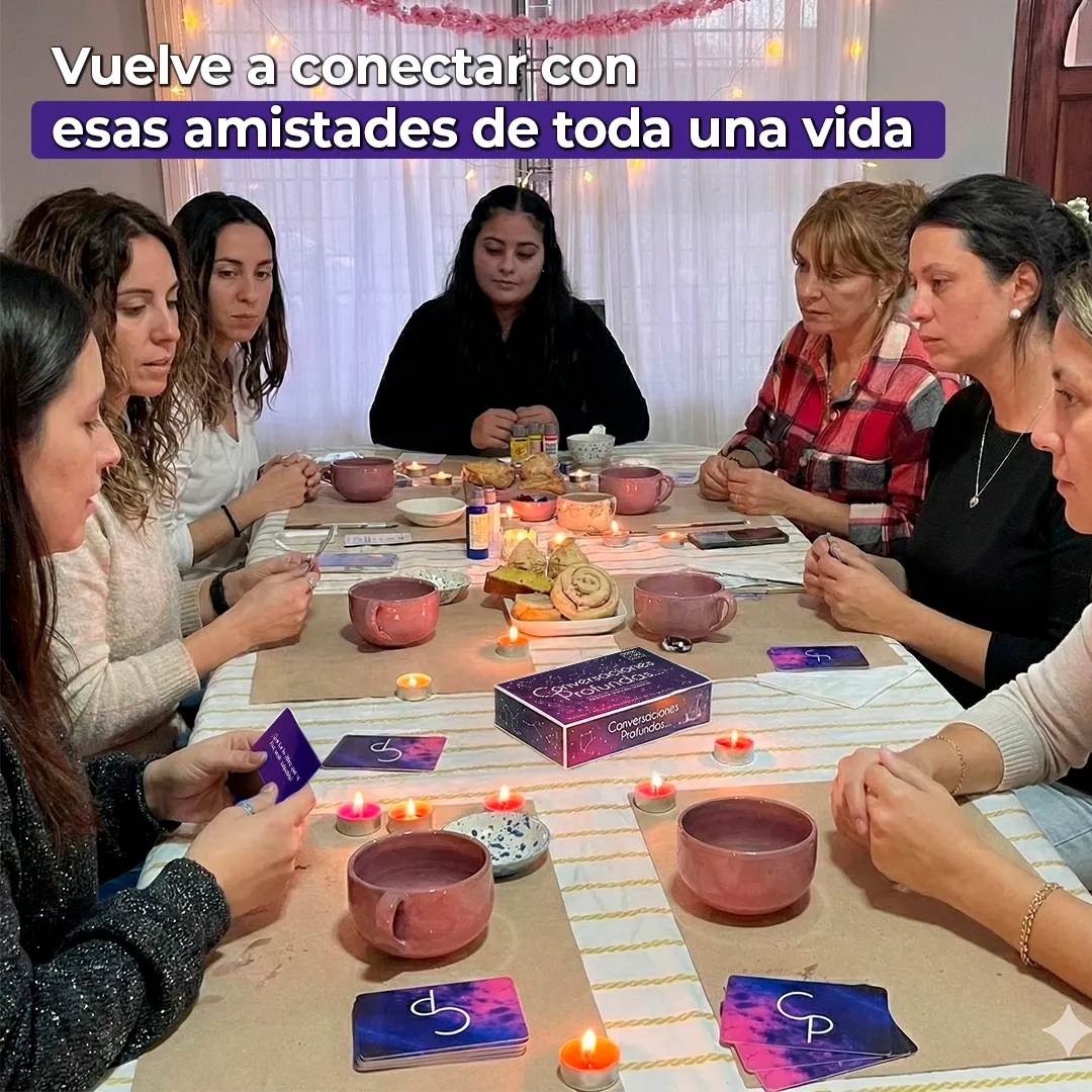 grupo de amigas mujeres jugando conversaciones profundas en junta